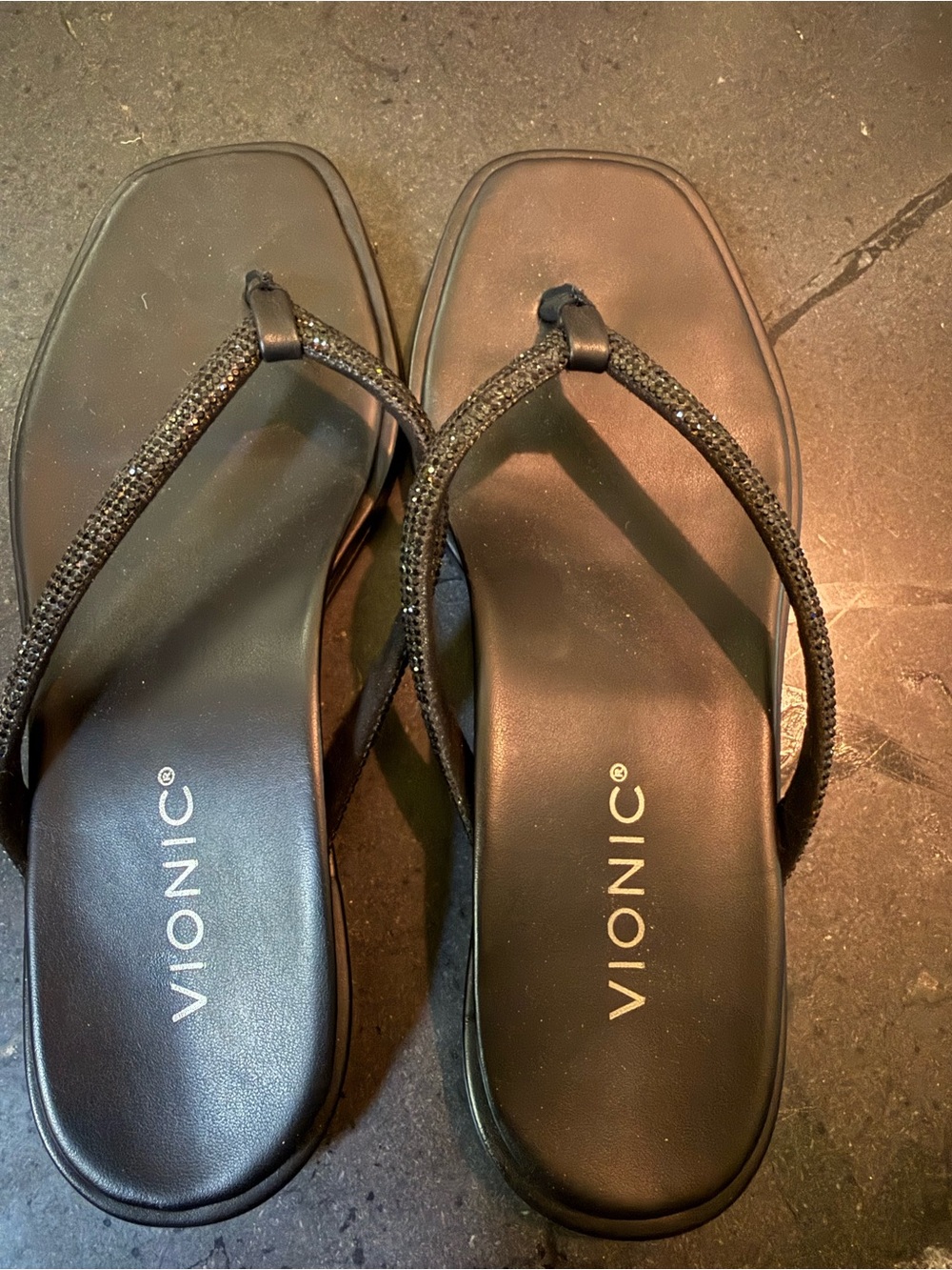 Vionic Black Women’s Square-Toe Flip Flop Sandals